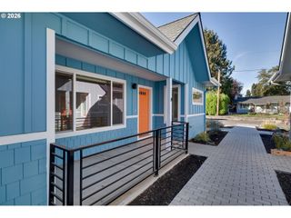 3035 HYACINTH St A, Eugene, OR 97404