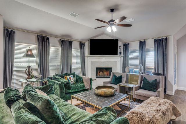 8228 Manx Point, Godley, TX 76044