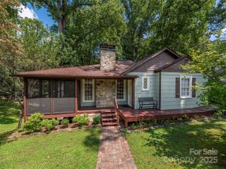 21 Auburn Road, Waynesville, NC 28786