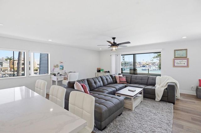 86 Montego Ct, Coronado, CA 92118