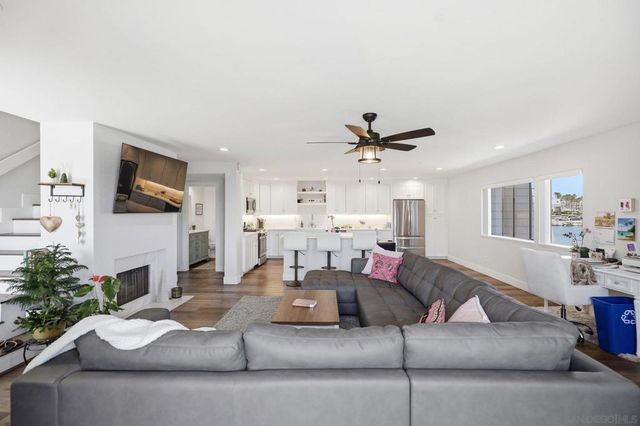 86 Montego Ct, Coronado, CA 92118