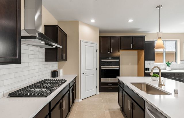 15 Calle Reflejo, Santa Fe, NM 87508