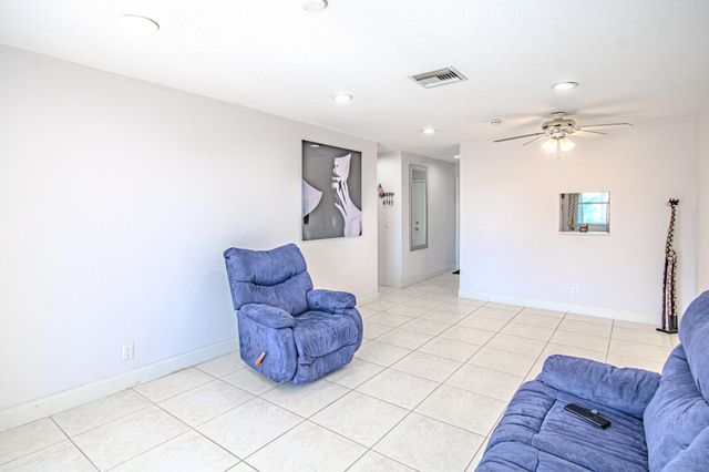 2222 NE 1st Way 202, Boynton Beach, FL 33435