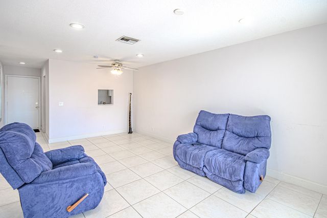 2222 NE 1st Way 202, Boynton Beach, FL 33435