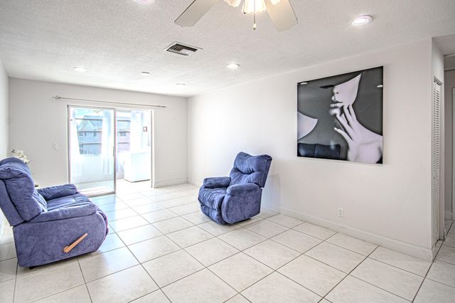 2222 NE 1st Way 202, Boynton Beach, FL 33435