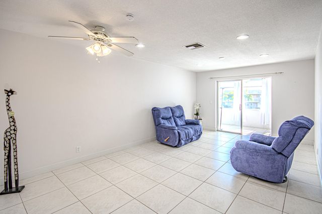 2222 NE 1st Way 202, Boynton Beach, FL 33435