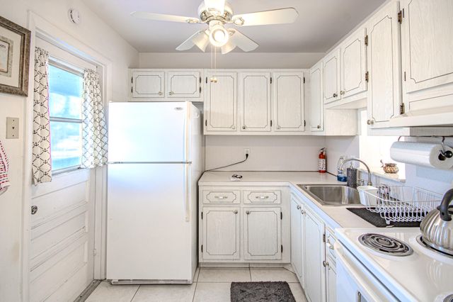 2222 NE 1st Way 202, Boynton Beach, FL 33435