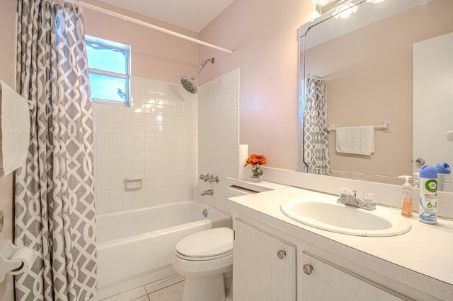 2222 NE 1st Way 202, Boynton Beach, FL 33435