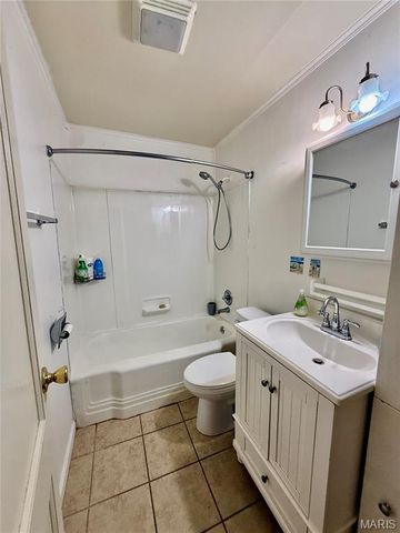 330 N 40th Street, Belleville, IL 62226