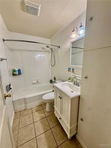 330 N 40th Street, Belleville, IL 62226
