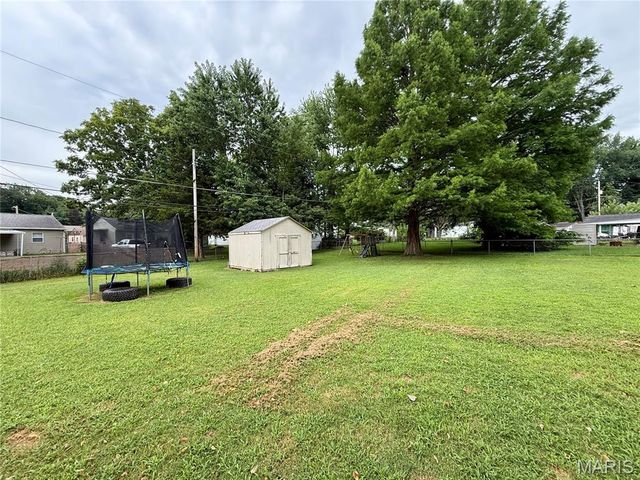 330 N 40th Street, Belleville, IL 62226
