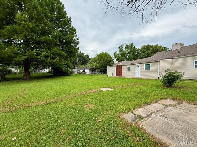 330 N 40th Street, Belleville, IL 62226