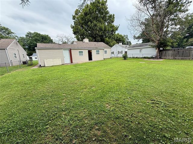 330 N 40th Street, Belleville, IL 62226