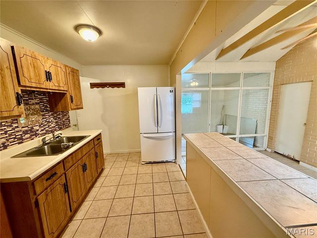 330 N 40th Street, Belleville, IL 62226