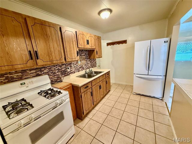 330 N 40th Street, Belleville, IL 62226