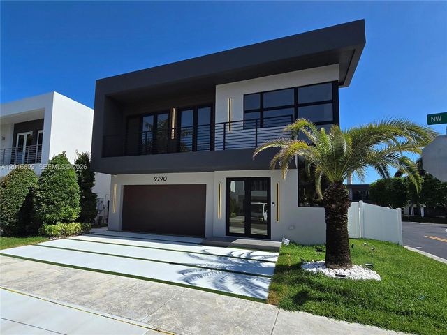 9790 NW 75th St, Doral, FL 33178