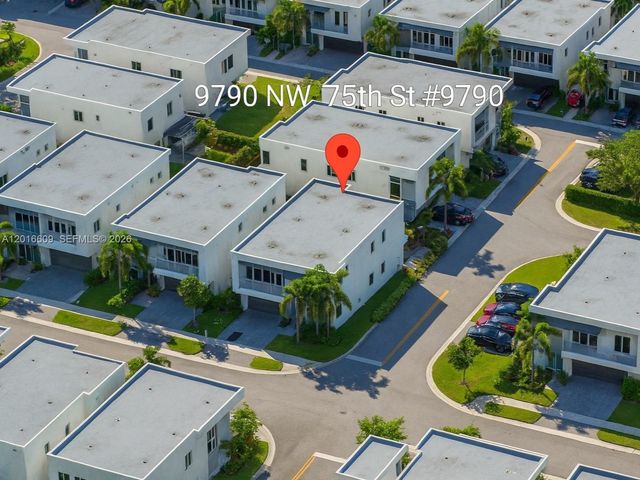 9790 NW 75th St, Doral, FL 33178