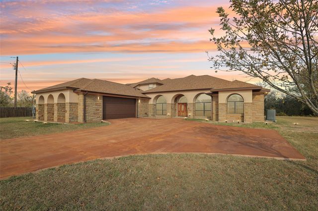 8370 Old 195, Florence, TX 76527