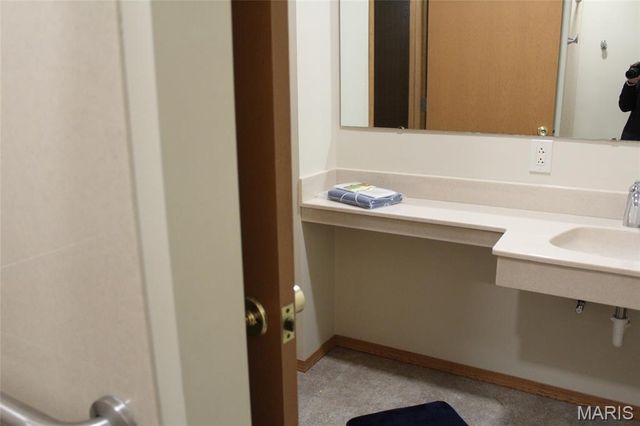 1820 MUNY VISTA Court B, Alton, IL 62002