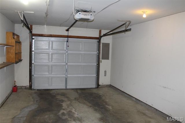 1820 MUNY VISTA Court B, Alton, IL 62002