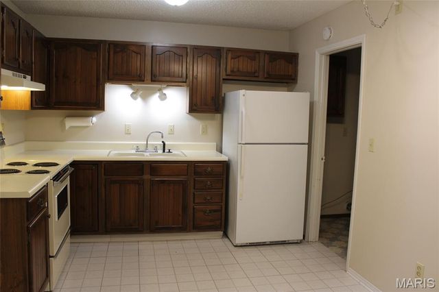 1820 MUNY VISTA Court B, Alton, IL 62002