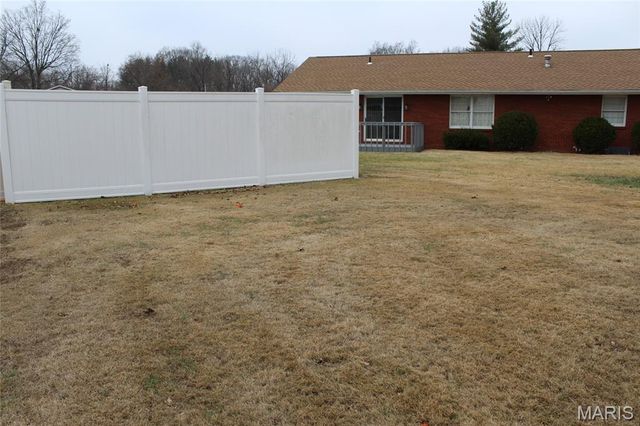 1820 MUNY VISTA Court B, Alton, IL 62002