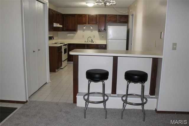 1820 MUNY VISTA Court B, Alton, IL 62002