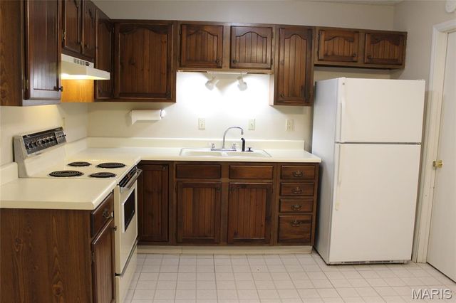 1820 MUNY VISTA Court B, Alton, IL 62002