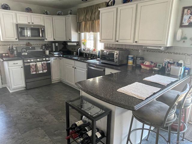124 Long Lane, Pine Bush, NY 12721