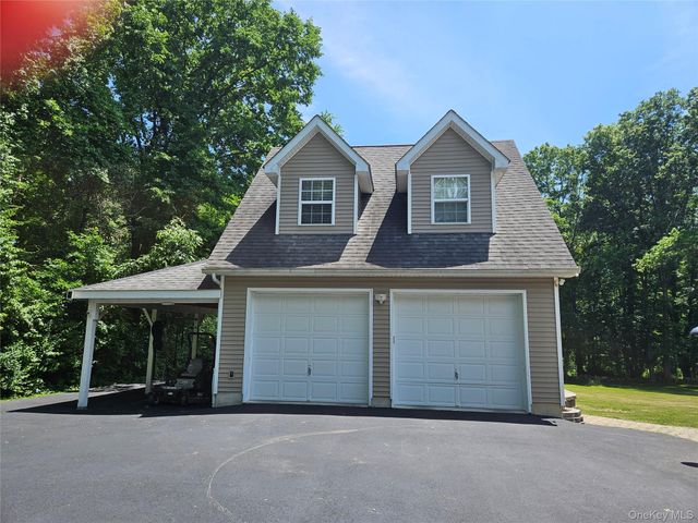 124 Long Lane, Pine Bush, NY 12721