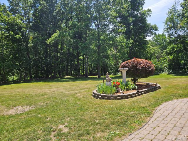 124 Long Lane, Pine Bush, NY 12721