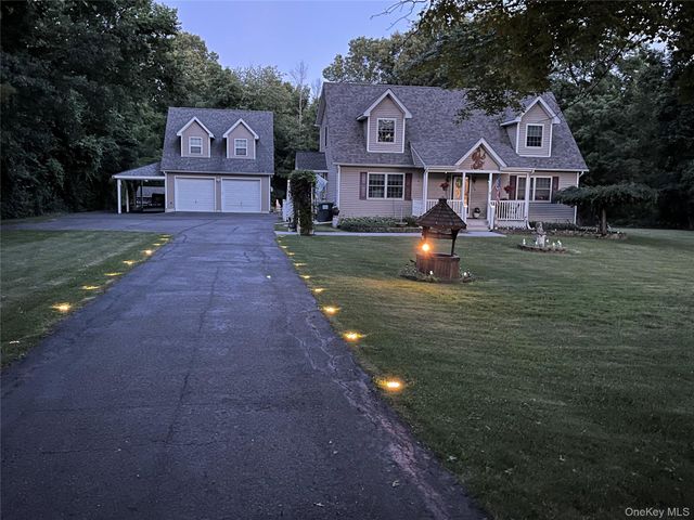 124 Long Lane, Pine Bush, NY 12721