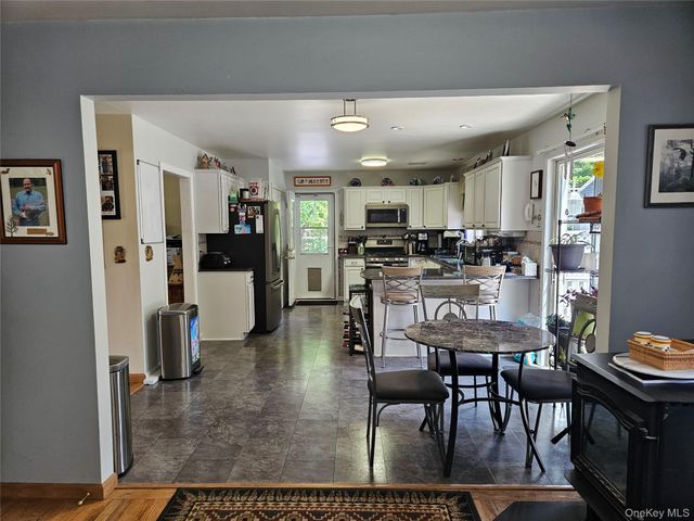 124 Long Lane, Pine Bush, NY 12721