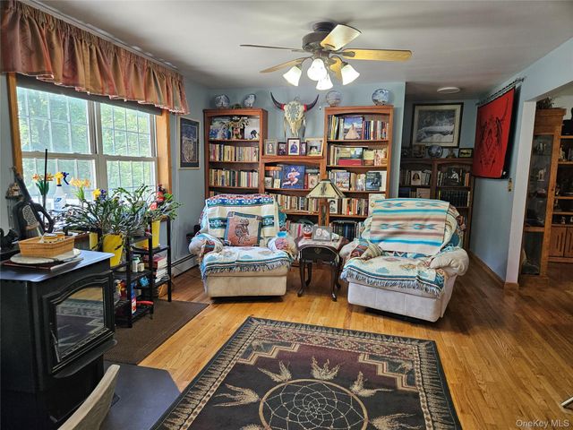 124 Long Lane, Pine Bush, NY 12721