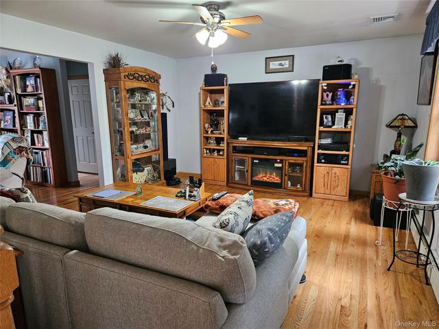 124 Long Lane, Pine Bush, NY 12721