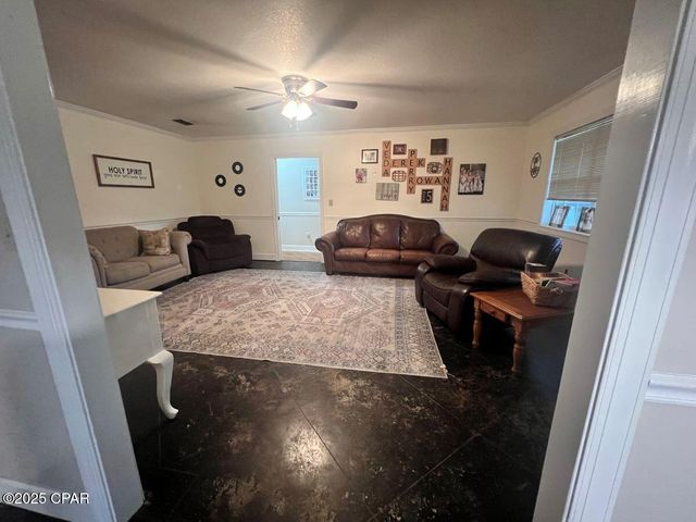 10715 NW Judy Drive, Bristol, FL 32321