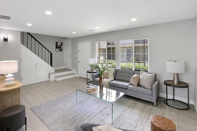 1526 Desdemona Court, San Jose, CA 95121