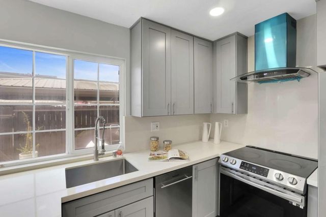 1526 Desdemona Court, San Jose, CA 95121