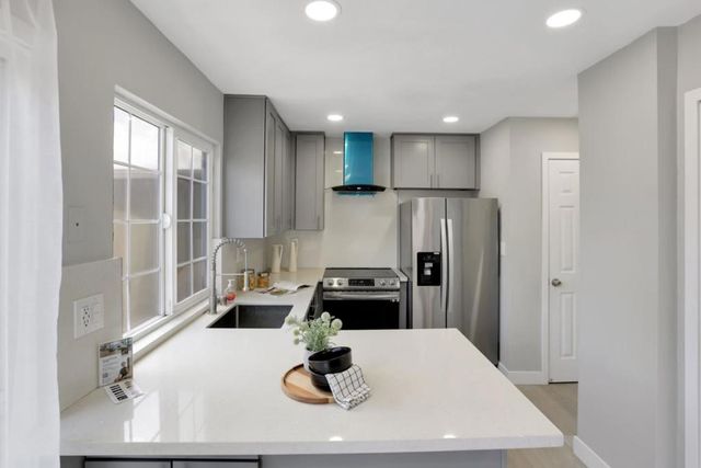 1526 Desdemona Court, San Jose, CA 95121