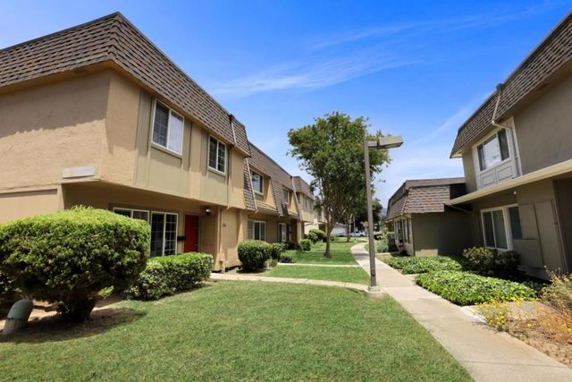 1526 Desdemona Court, San Jose, CA 95121