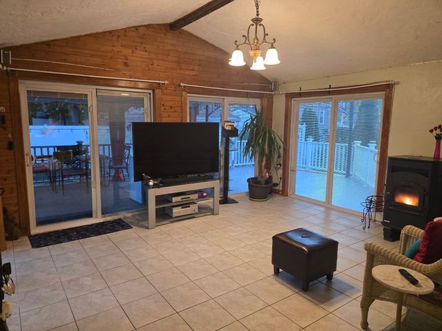 33 Water St 1, Medford, MA 02155