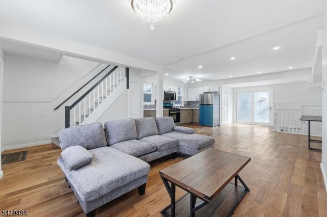64 Willoughby St, Newark City, NJ 07112