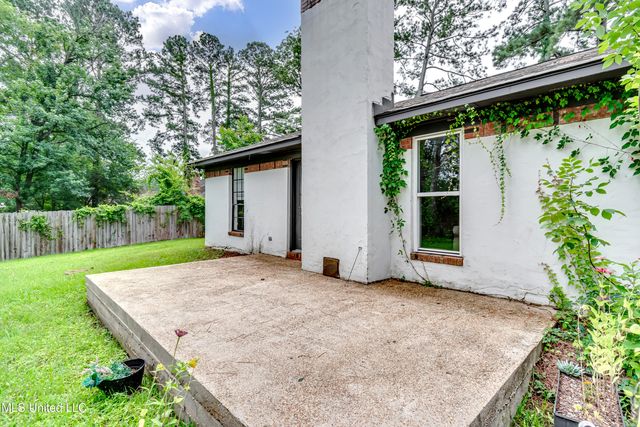 112 Plum Tree Road, Brandon, MS 39047