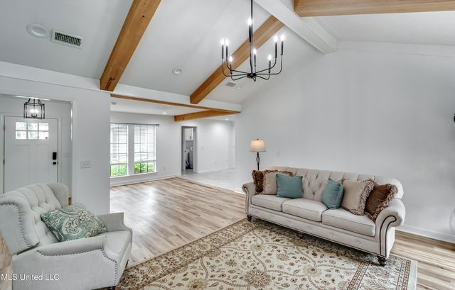 112 Plum Tree Road, Brandon, MS 39047