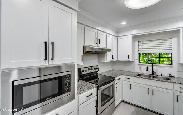 112 Plum Tree Road, Brandon, MS 39047
