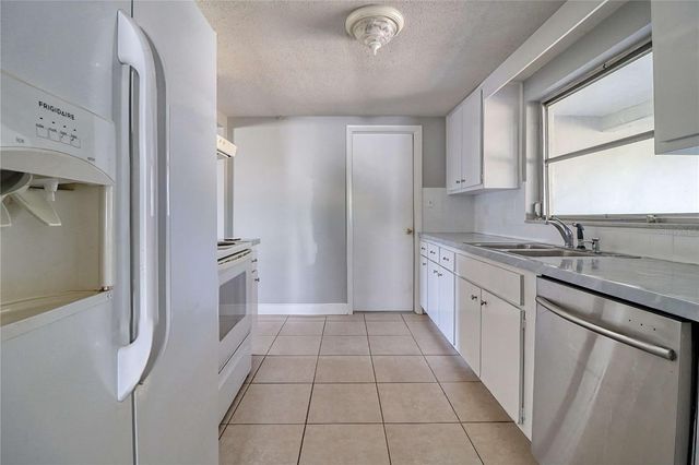 10332 HONEYSUCKLE LANE, Port Richey, FL 34668