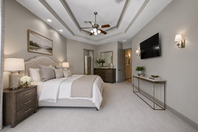 90 Player Oaks Place, The Woodlands, TX 77382