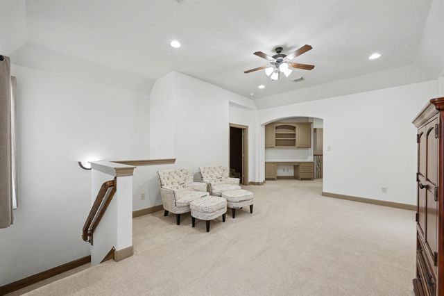 90 Player Oaks Place, The Woodlands, TX 77382