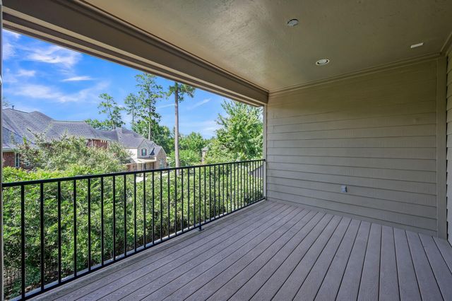 90 Player Oaks Place, The Woodlands, TX 77382