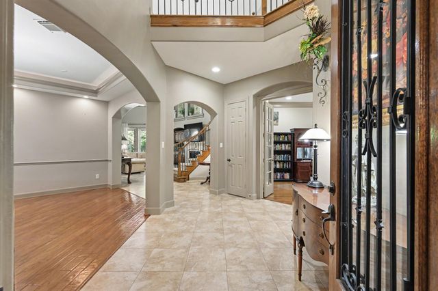 90 Player Oaks Place, The Woodlands, TX 77382